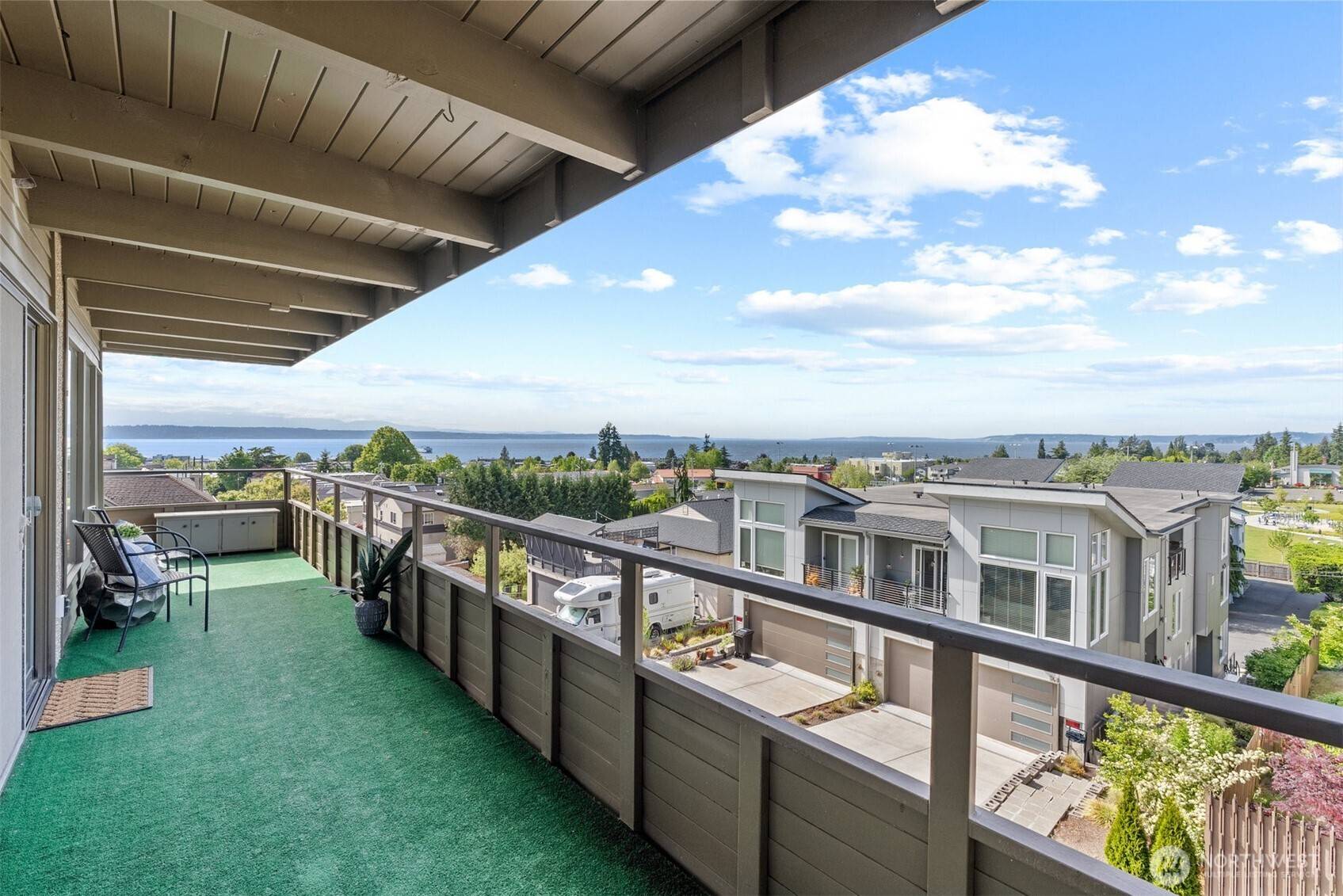 Edmonds, WA 98020,655 Main ST #304