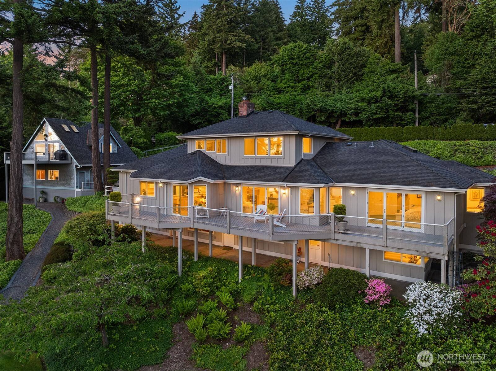 Burien, WA 98166,16025 25th AVE SW