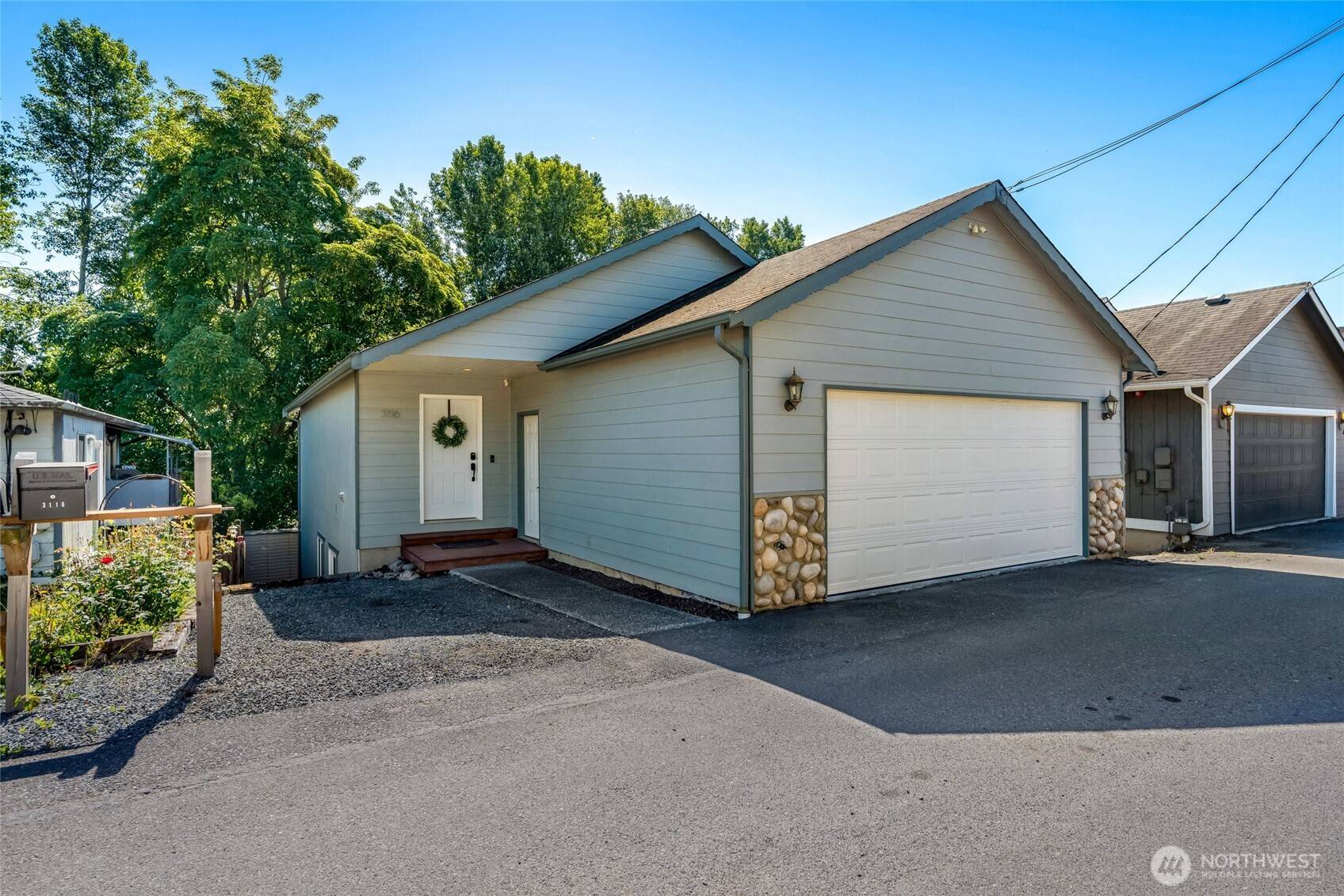 Everett, WA 98201,3116 12th ST