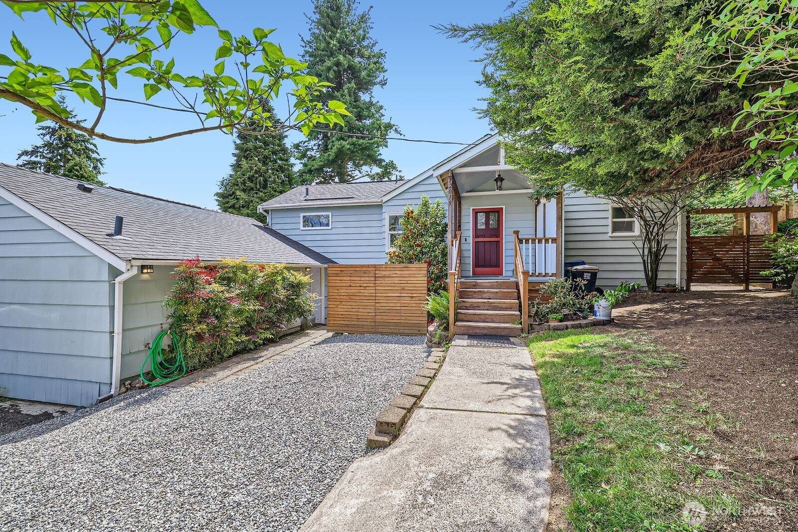 Seattle, WA 98125,12019 B 25th AVE NE