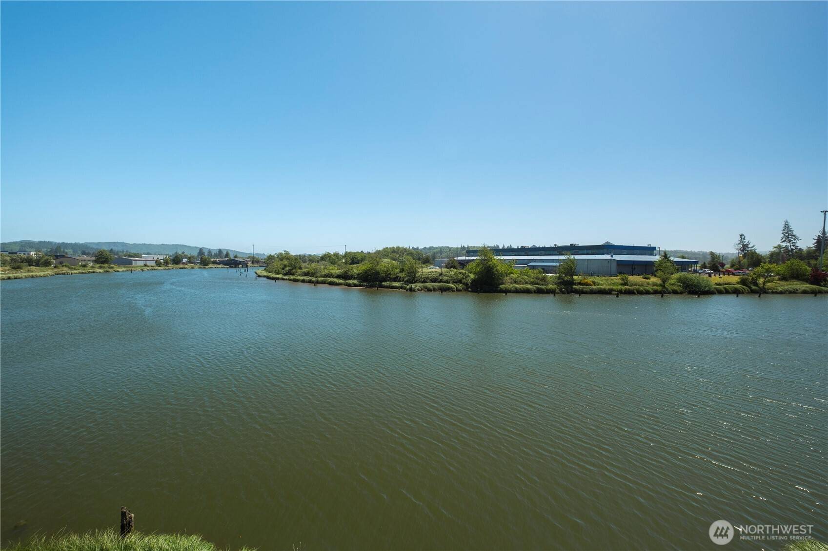 Raymond, WA 98577,345 Island LN