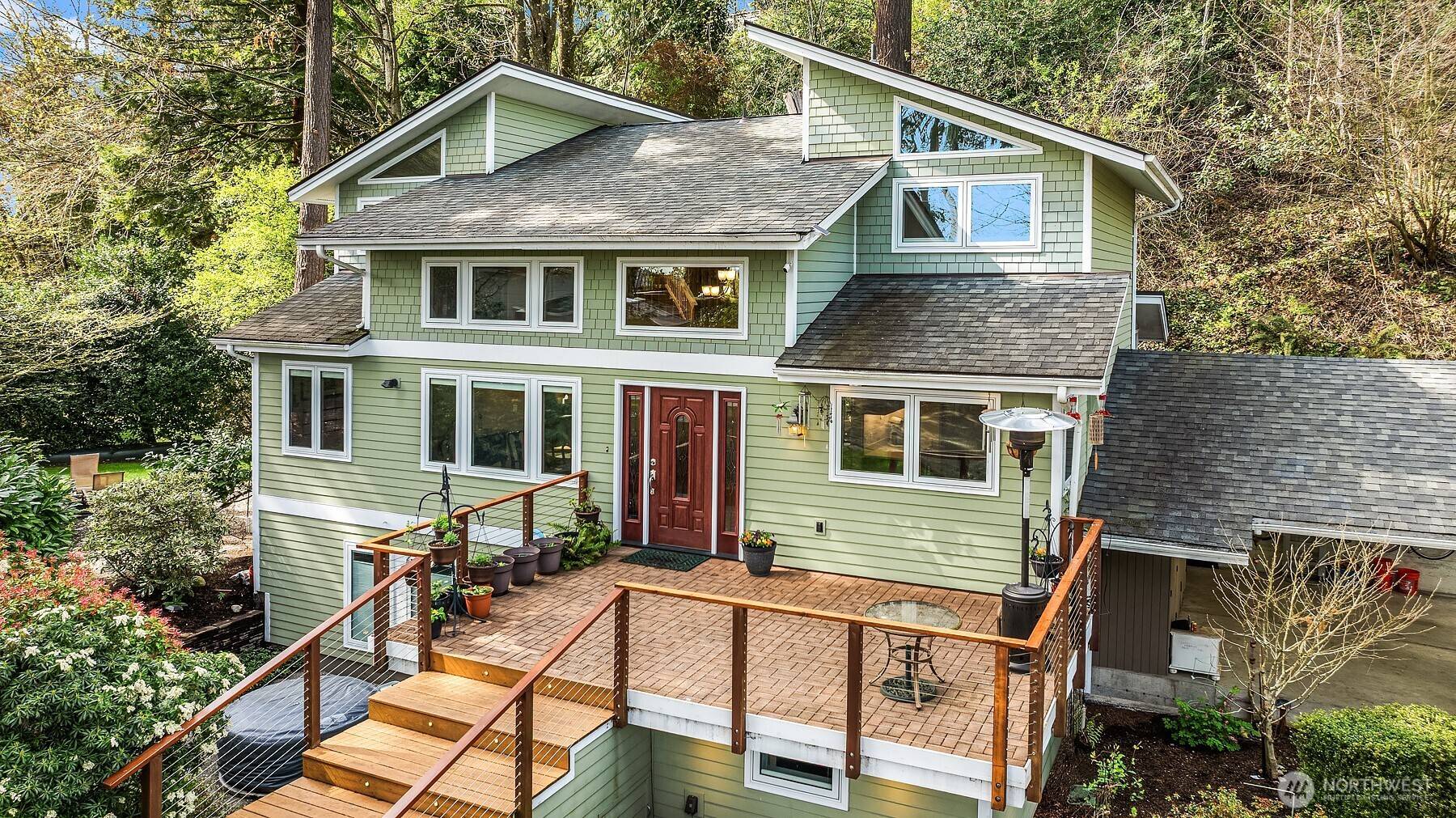 Mercer Island, WA 98040,8521 E Mercer WAY