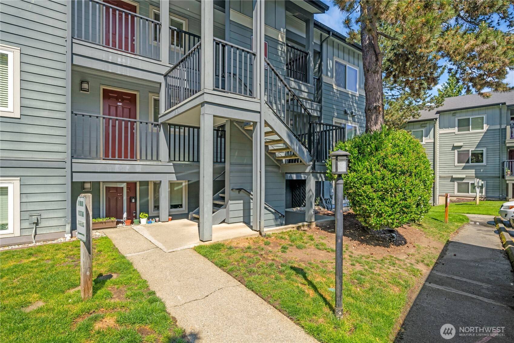 Kirkland, WA 98034,11102 NE 125th LN #K136
