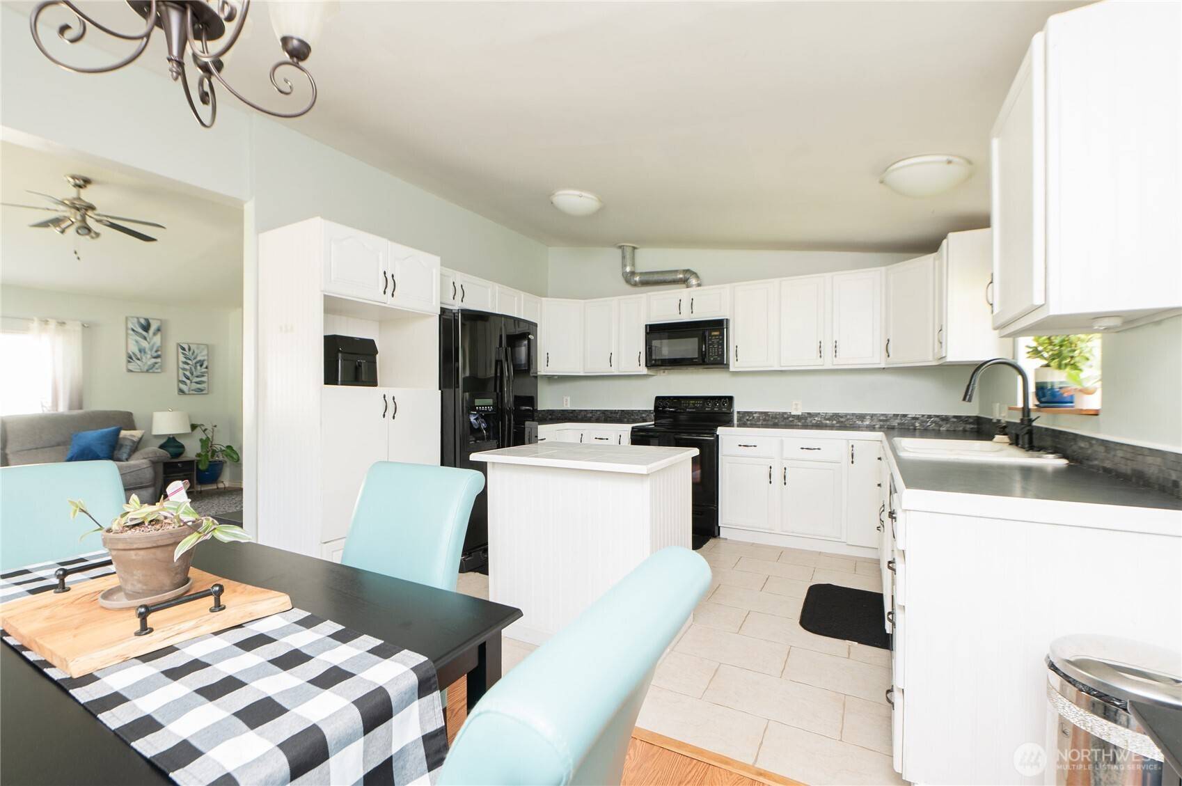 Blaine, WA 98230,8814 Giles RD #4