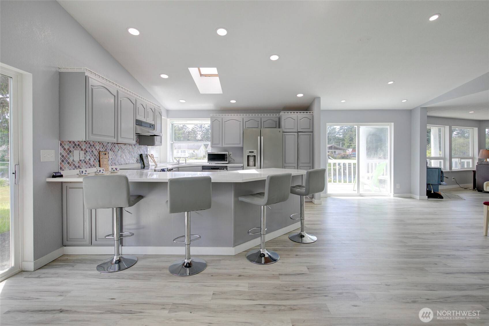 Ocean Shores, WA 98569,393 Canal DR SE