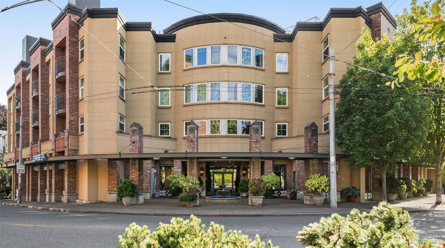 Seattle, WA 98109,1417 Queen Anne AVE N #203