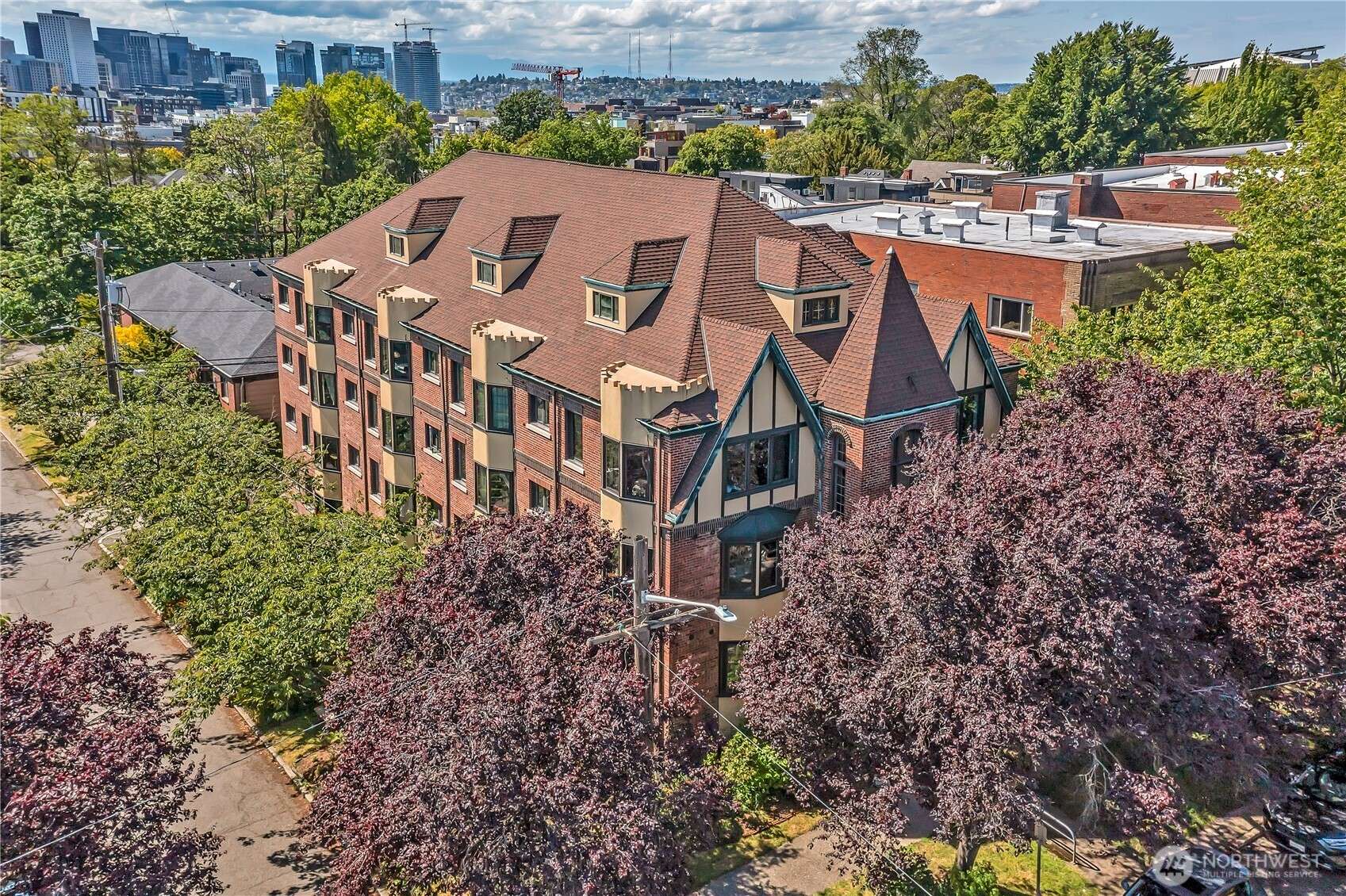 Seattle, WA 98122,1101 17th AVE #403