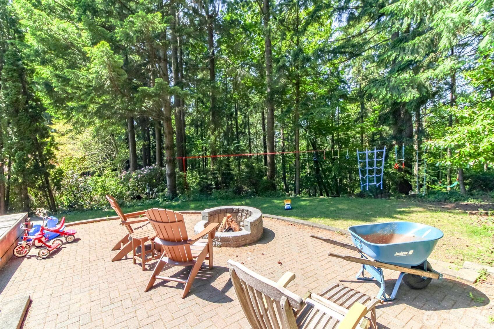 Lakewood, WA 98499,7019 Cameo DR SW