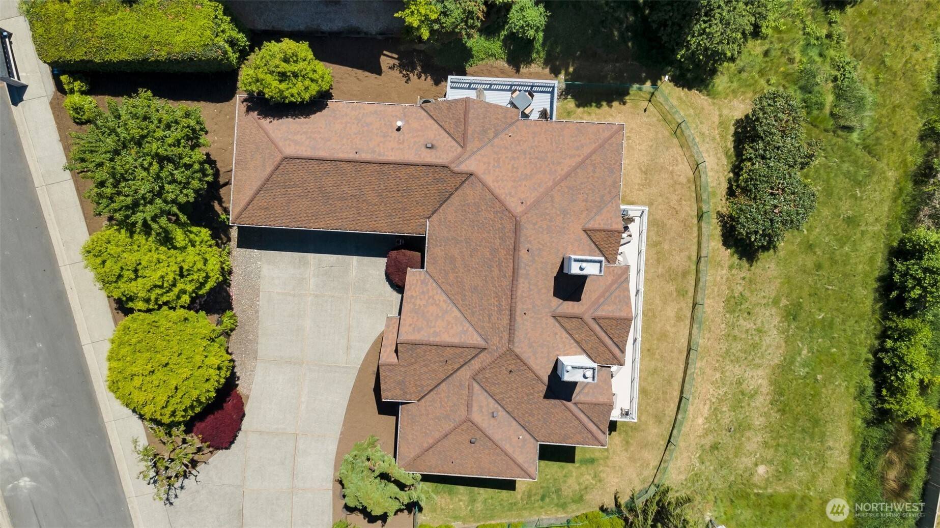 Sammamish, WA 98074,1653 204th AVE NE