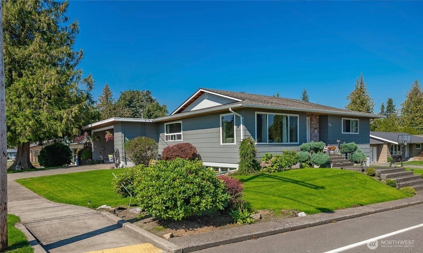Lynden, WA 98264,401 British Columbia Ave.