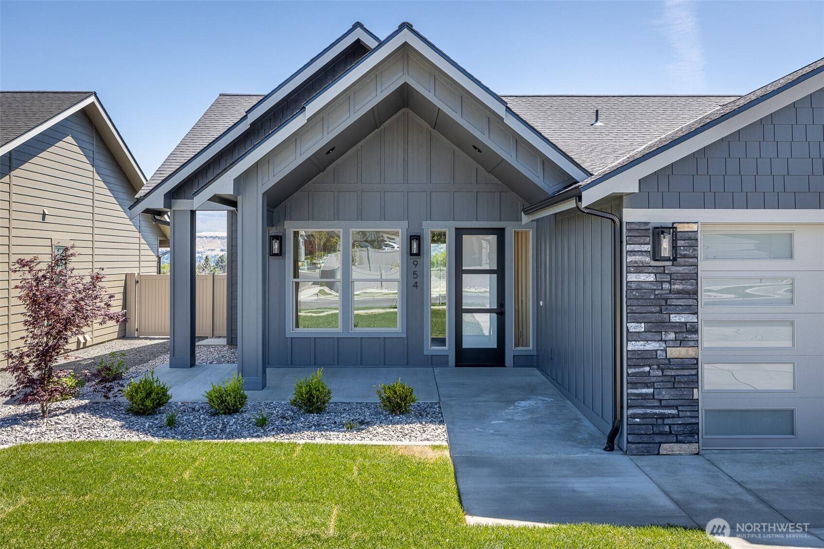 Wenatchee, WA 98801,954 Racine Springs DR