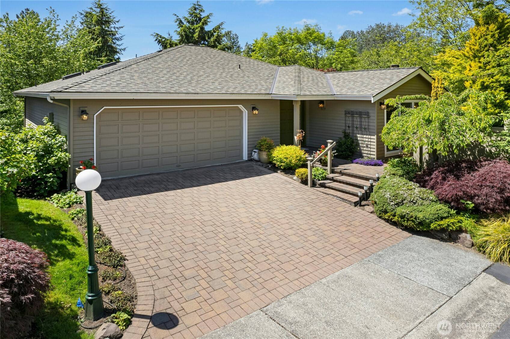 Edmonds, WA 98020,619 Elm PL