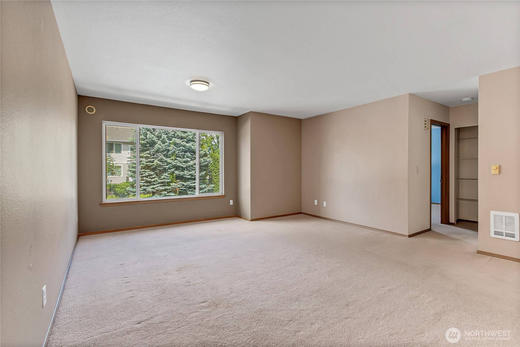 Puyallup, WA 98373,4016 7th ST SW #A201