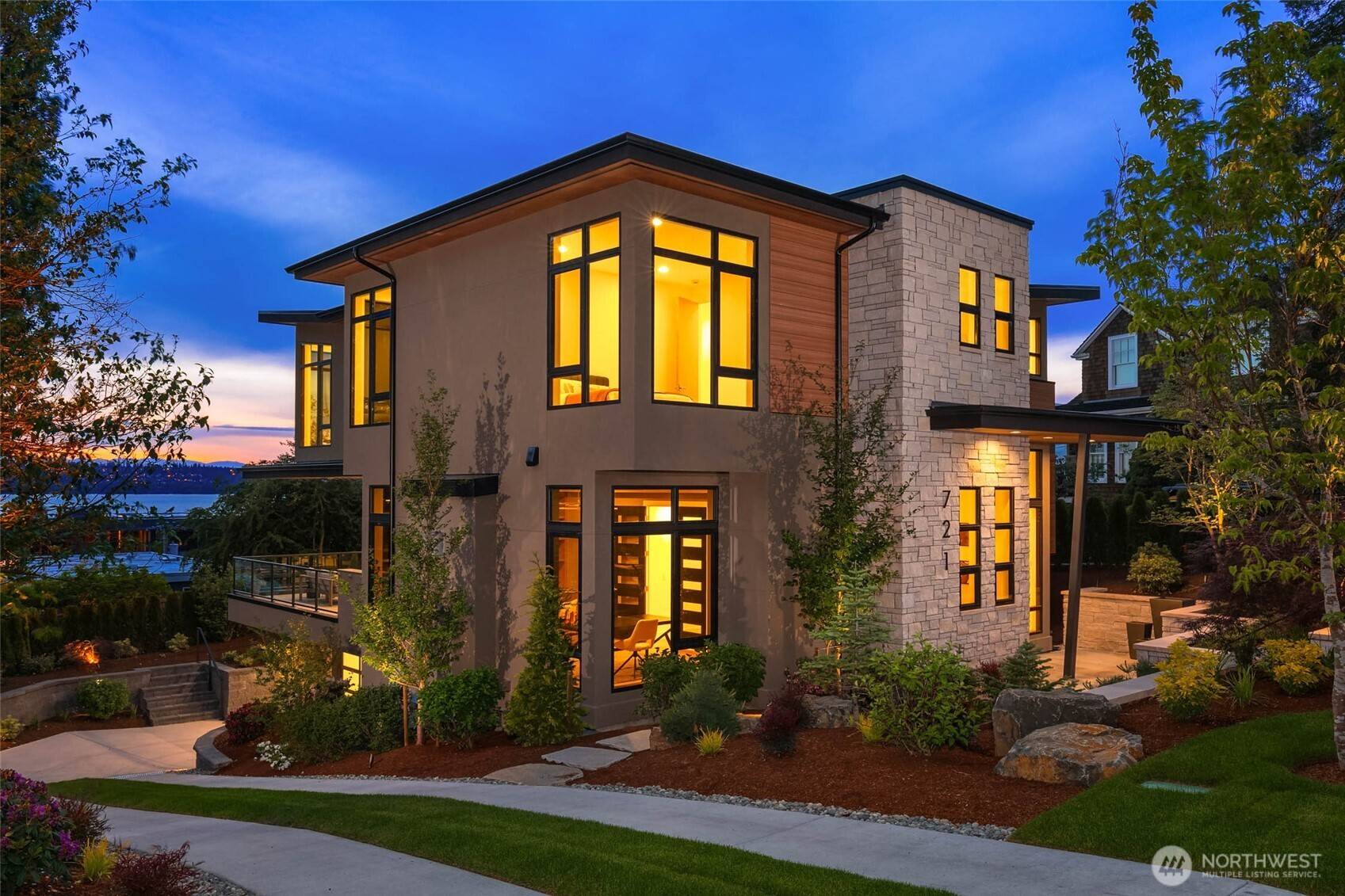 Kirkland, WA 98033,721 2nd ST S