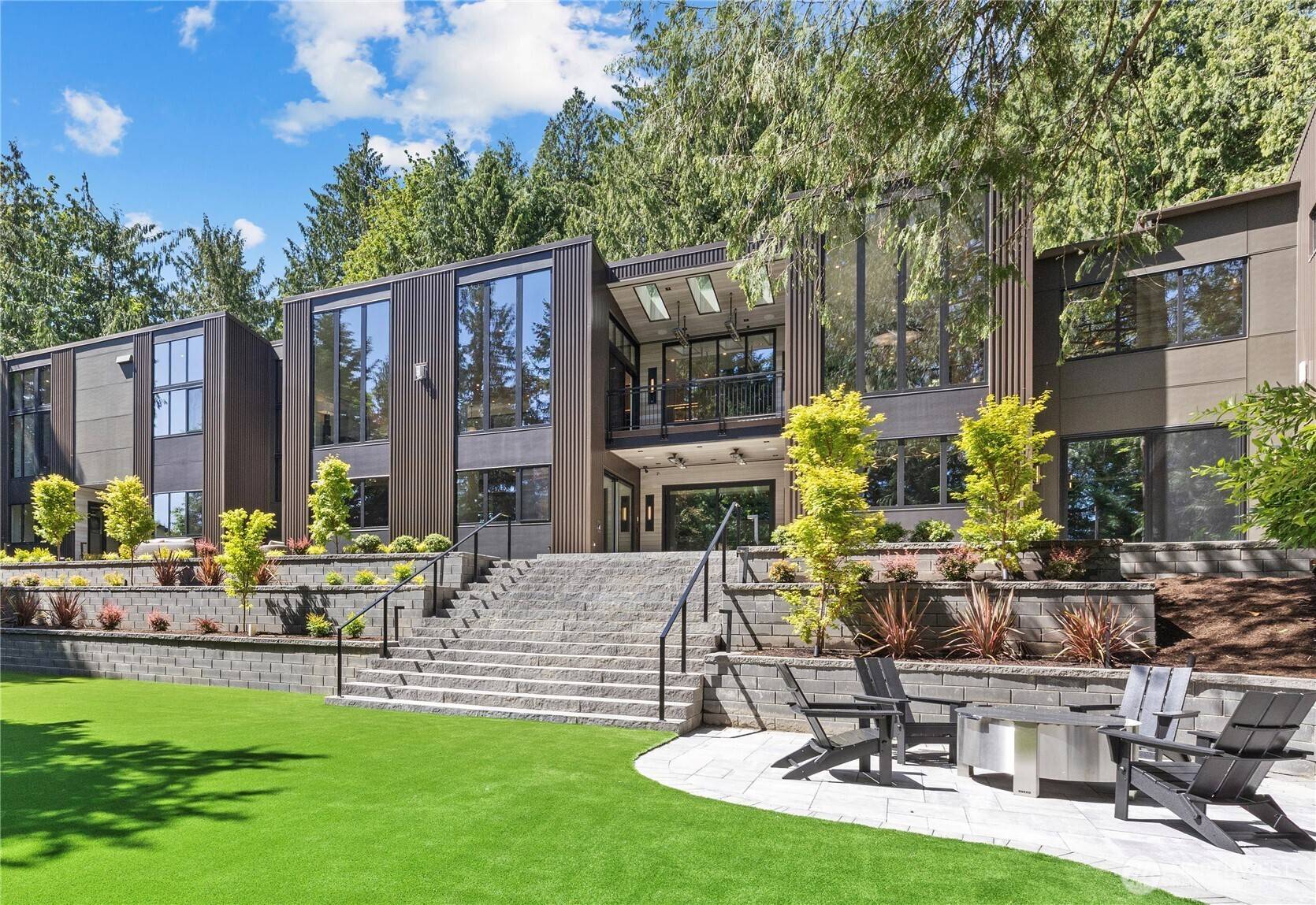 Bellevue, WA 98004,204 Northside RD