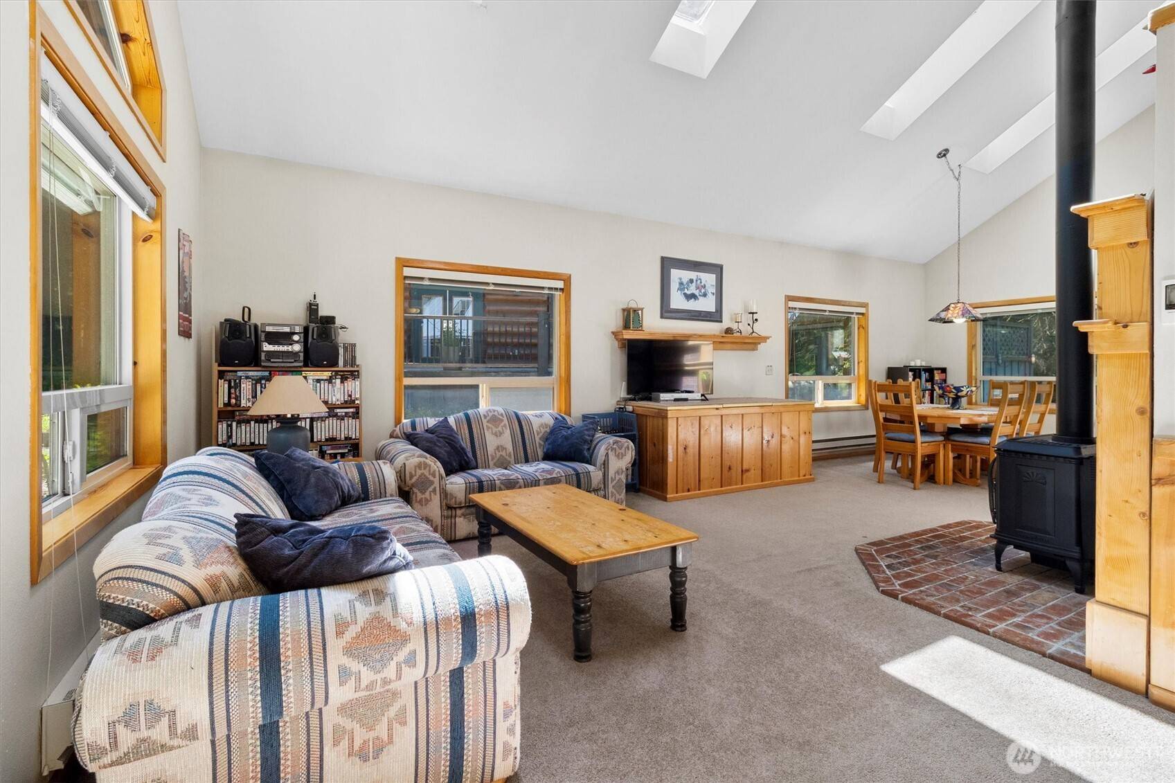 Glacier, WA 98244,7101 Rainier WAY