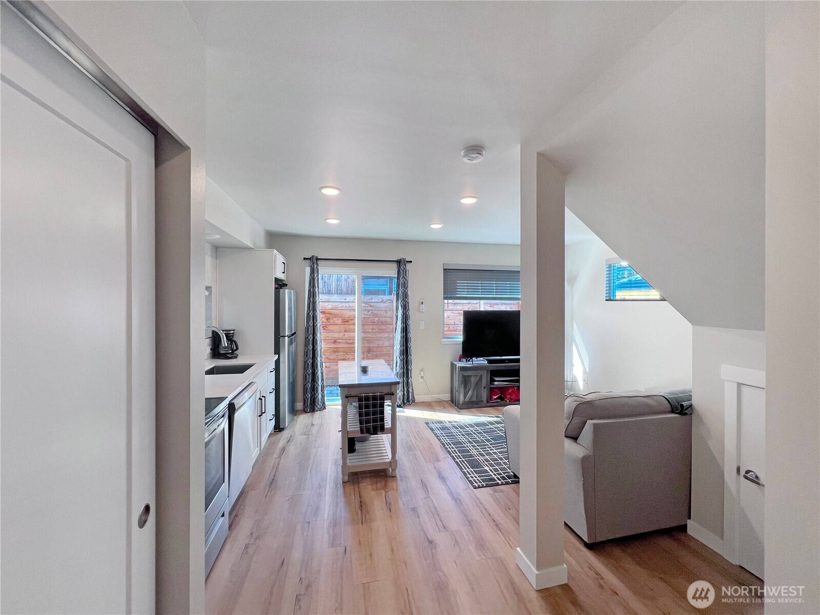 Seattle, WA 98108,1042 S Donovan ST #5