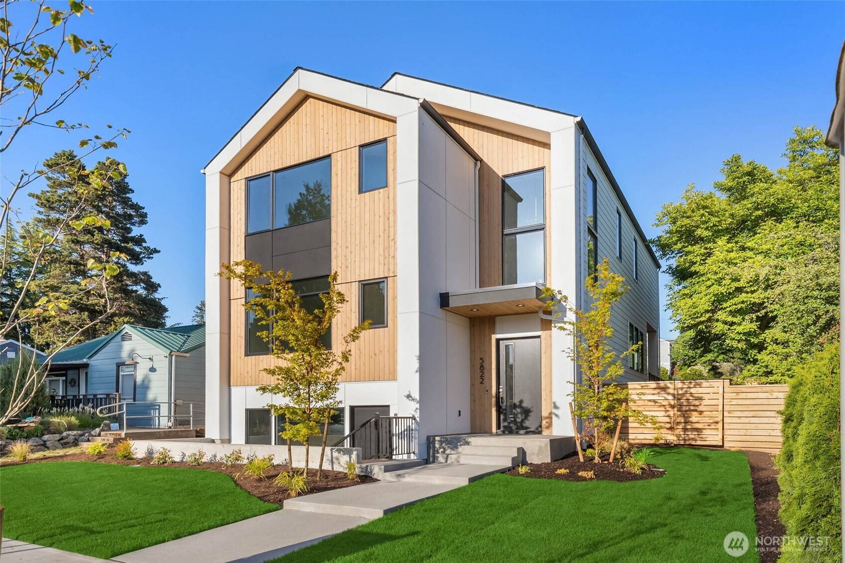 Seattle, WA 98105,5822 56th AVE NE