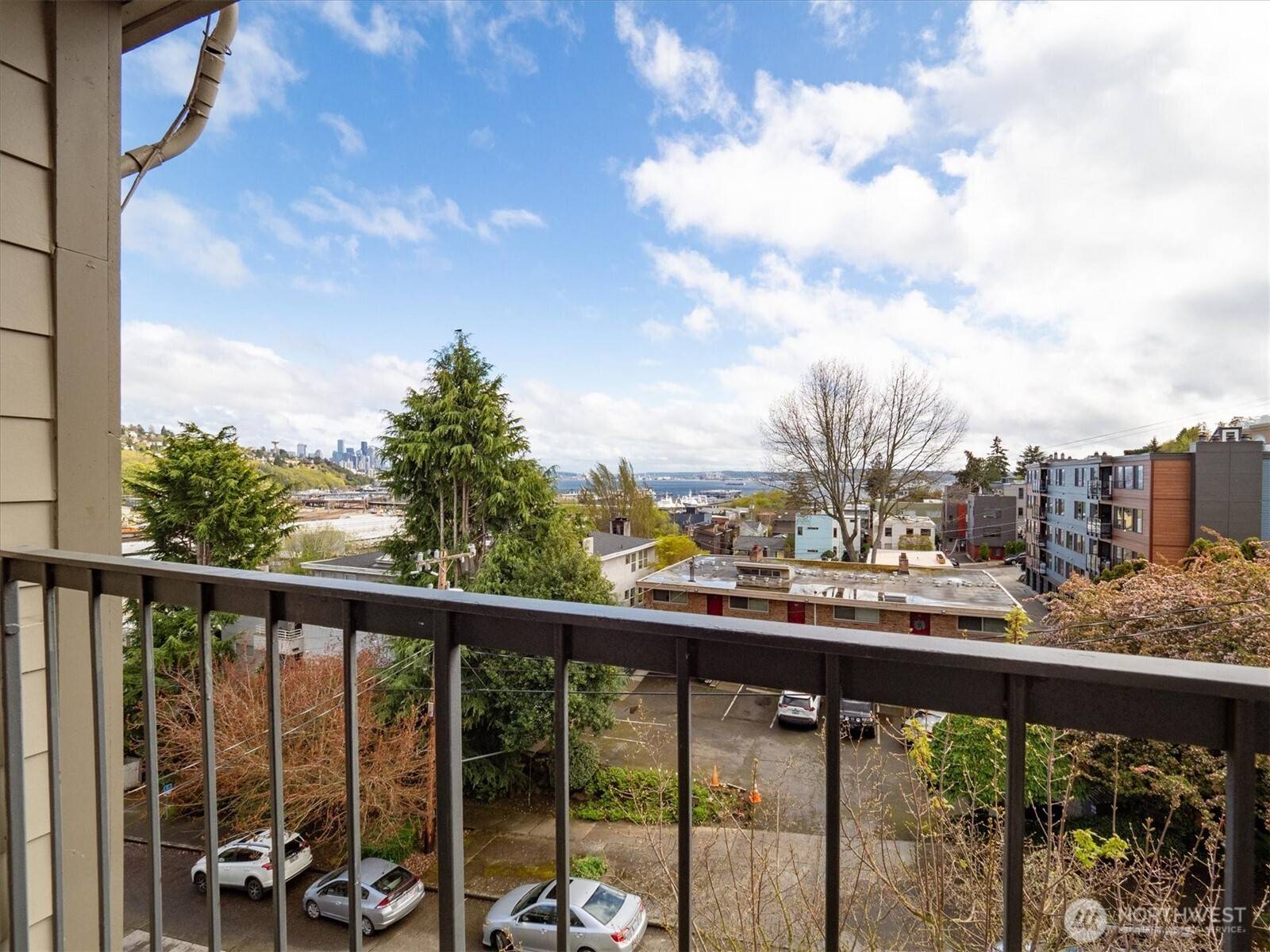 Seattle, WA 98199,2200 Thorndyke AVE W #404
