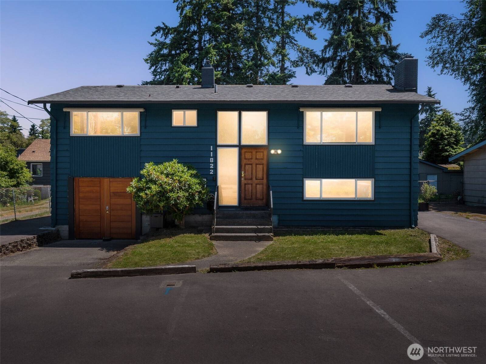 Seattle, WA 98168,11822 10th AVE S