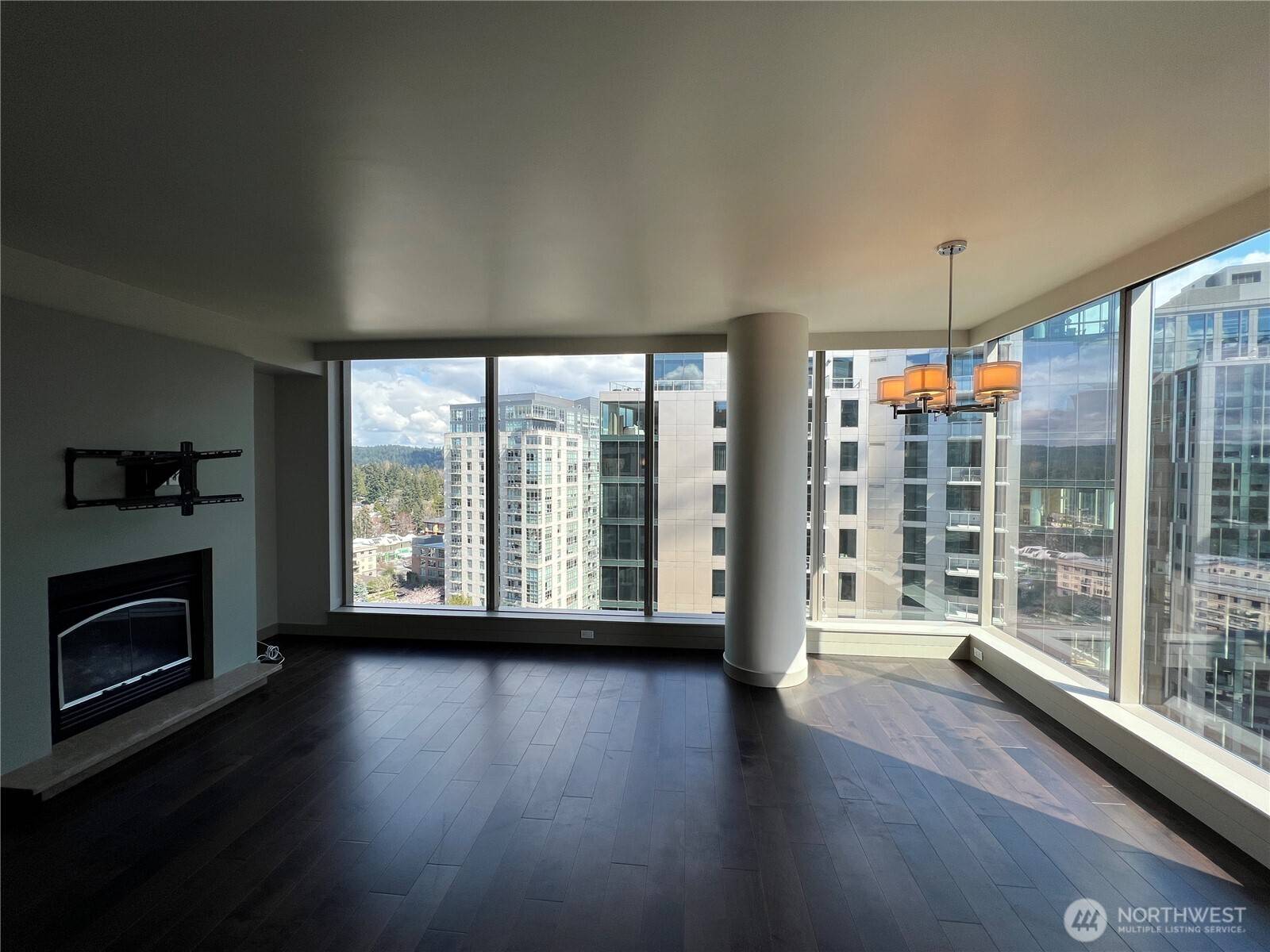 Bellevue, WA 98004,10610 NE 9th PL #2209