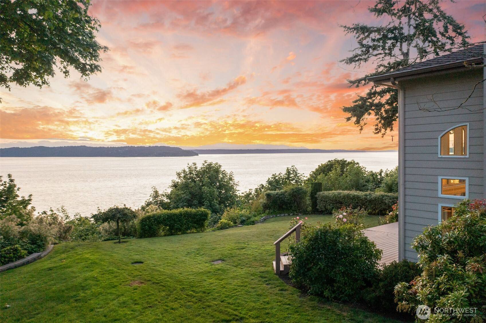 Des Moines, WA 98198,26045 Marine View DR S