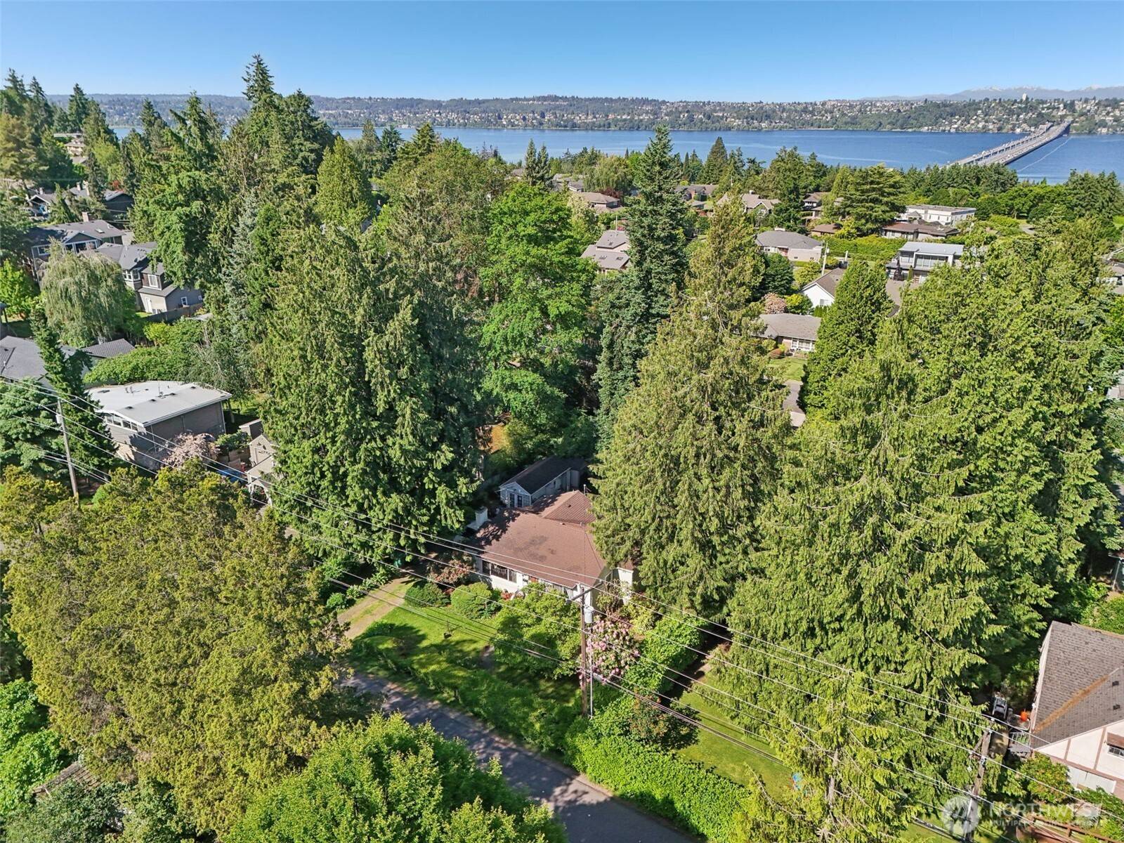 Mercer Island, WA 98040,2241 72nd Ave SE