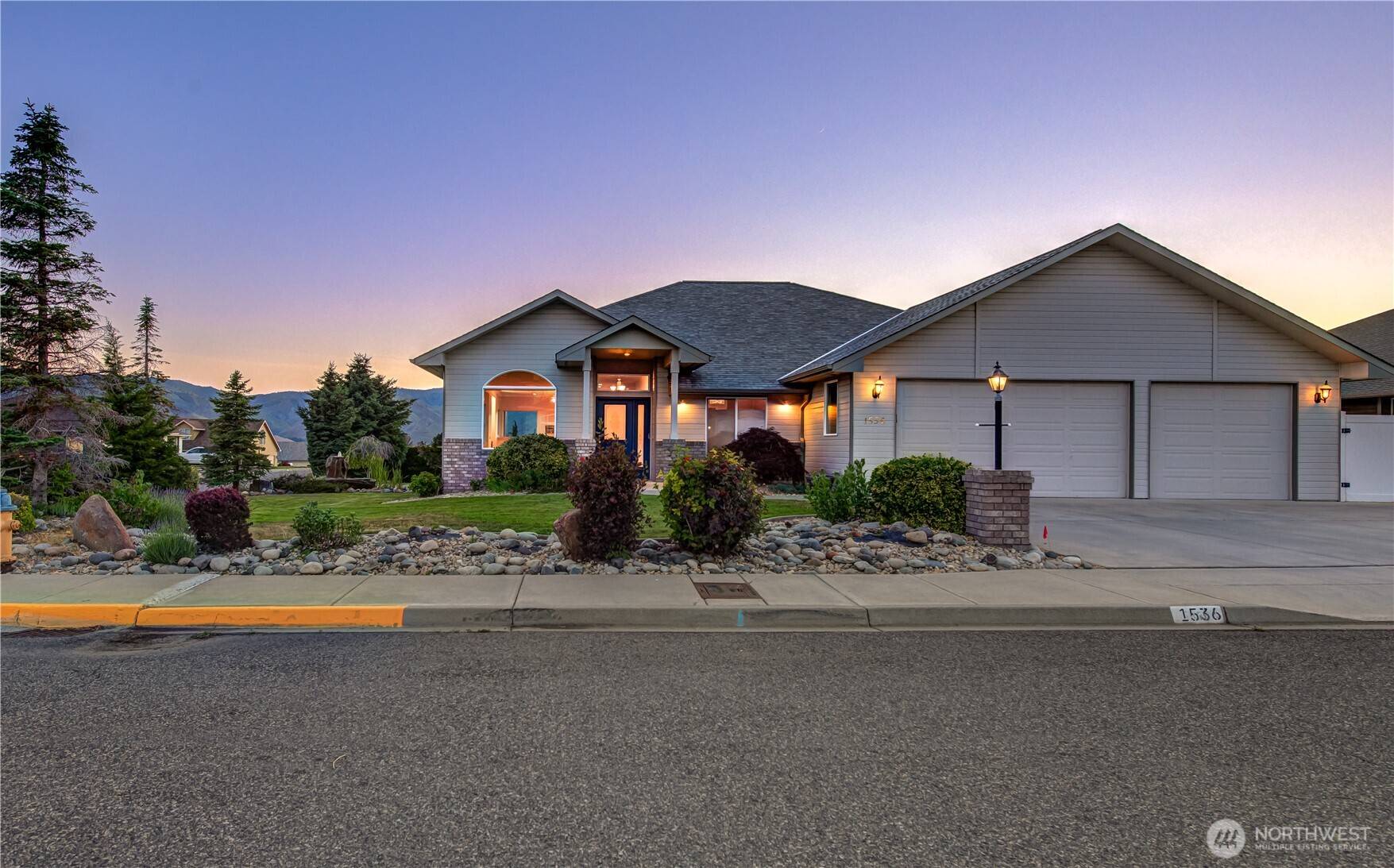 East Wenatchee, WA 98802,1536 Harrington LN