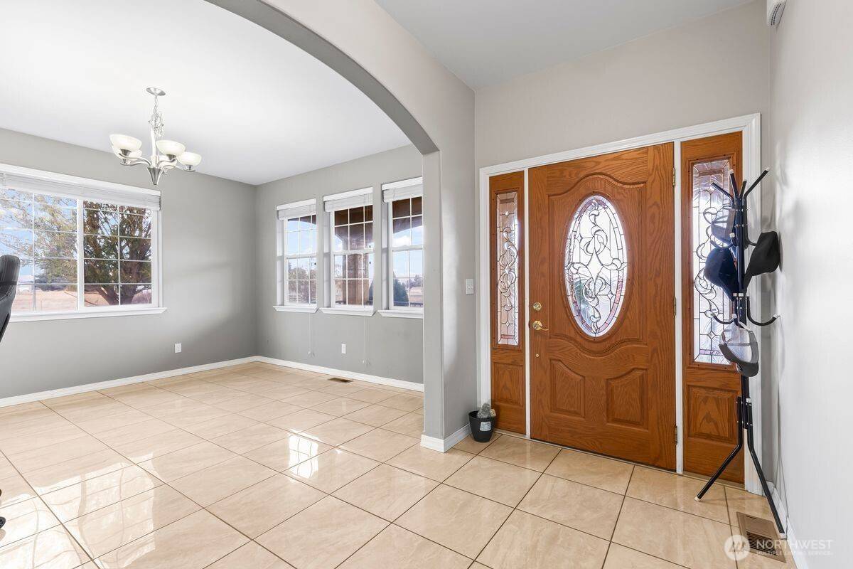 Yakima, WA 98903,4325 Ahtanum RD
