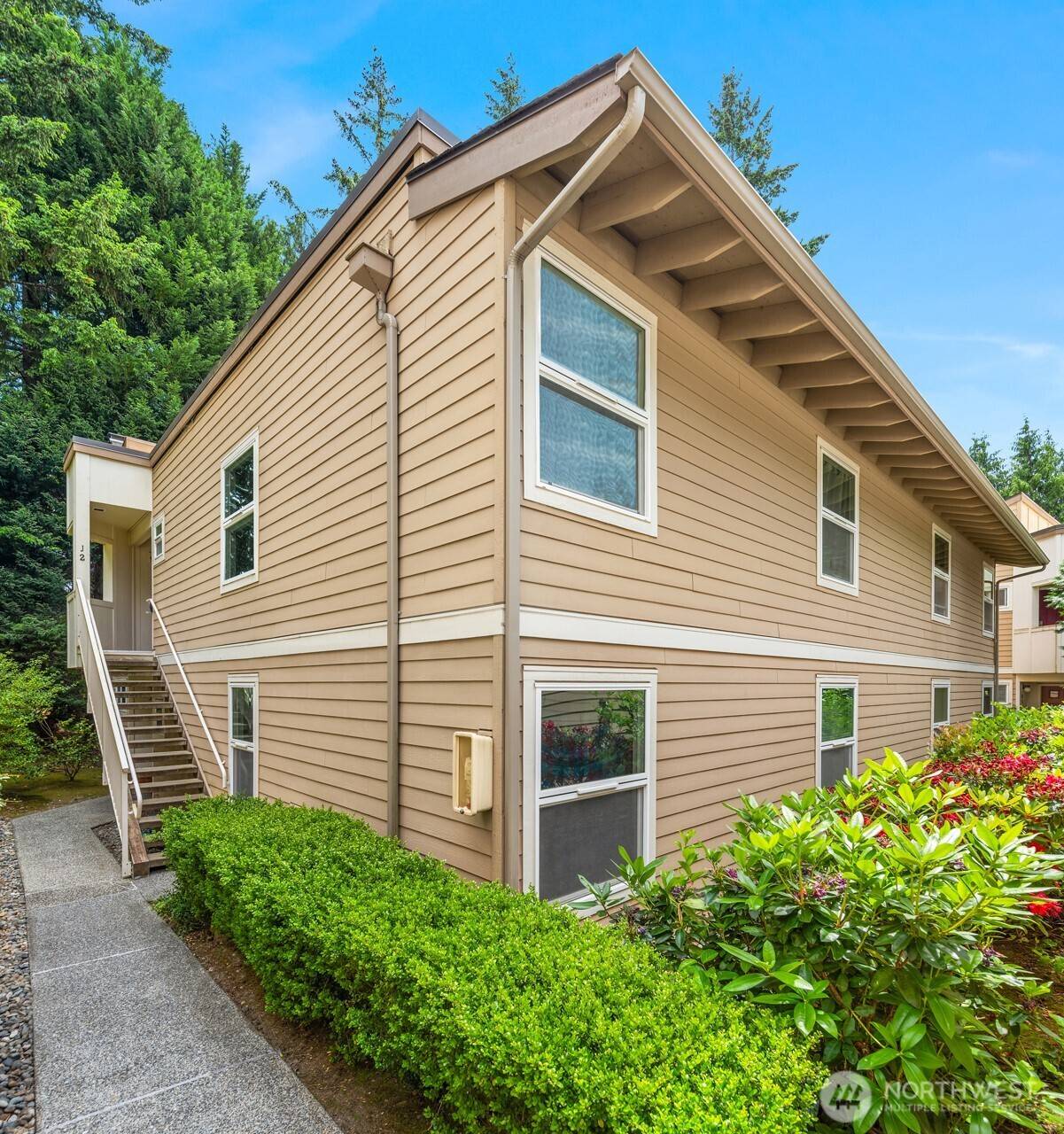 Bellevue, WA 98007,14615 NE 40th ST #J-2
