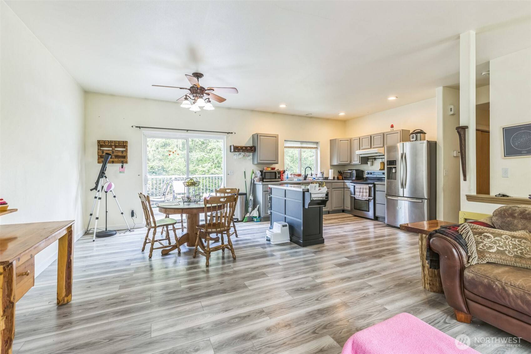 Maple Falls, WA 98266,642 Sprague Valley DR
