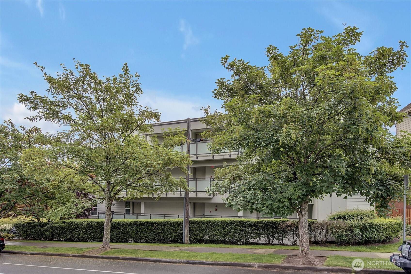 Seattle, WA 98199,2334 Thorndyke Ave W #102