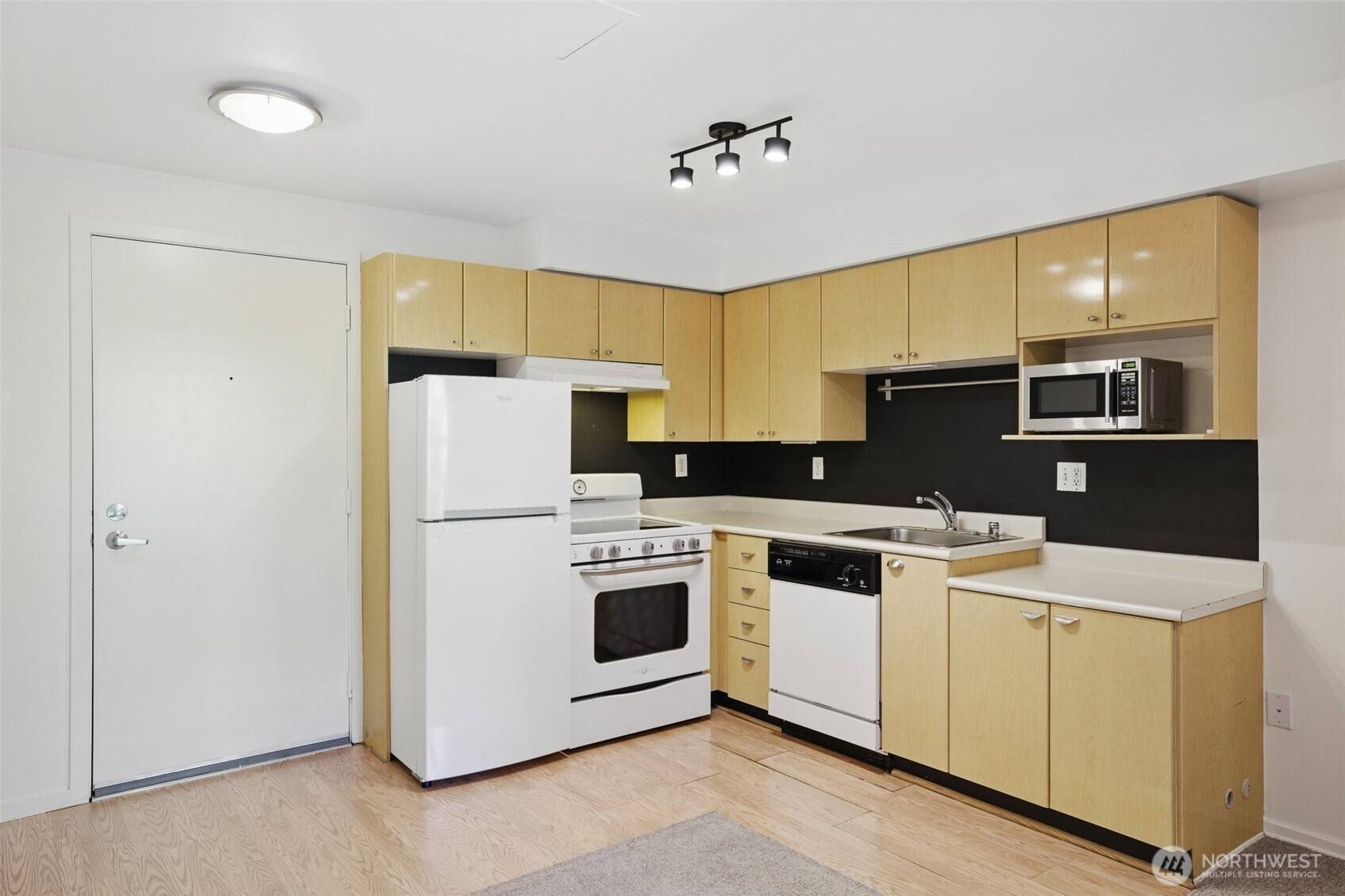 Seattle, WA 98121,425 Vine ST #513