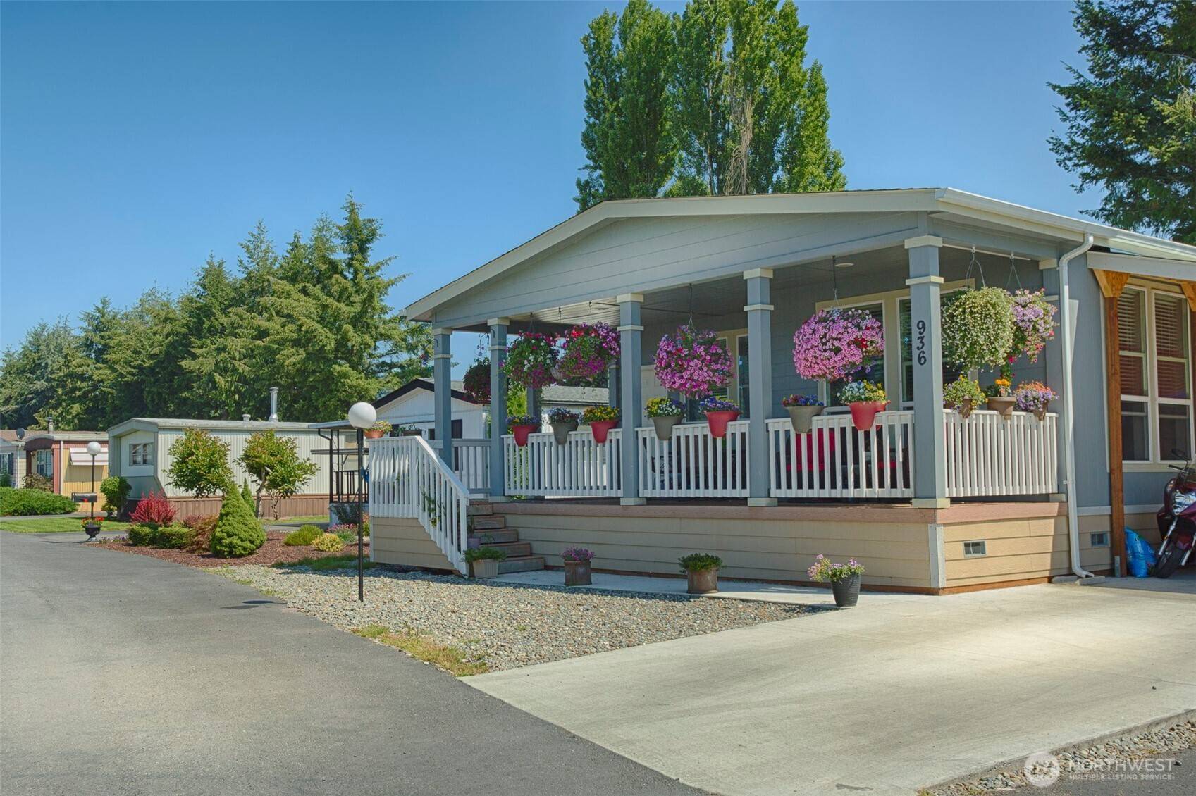 Enumclaw, WA 98022,936 Mountain Villa DR