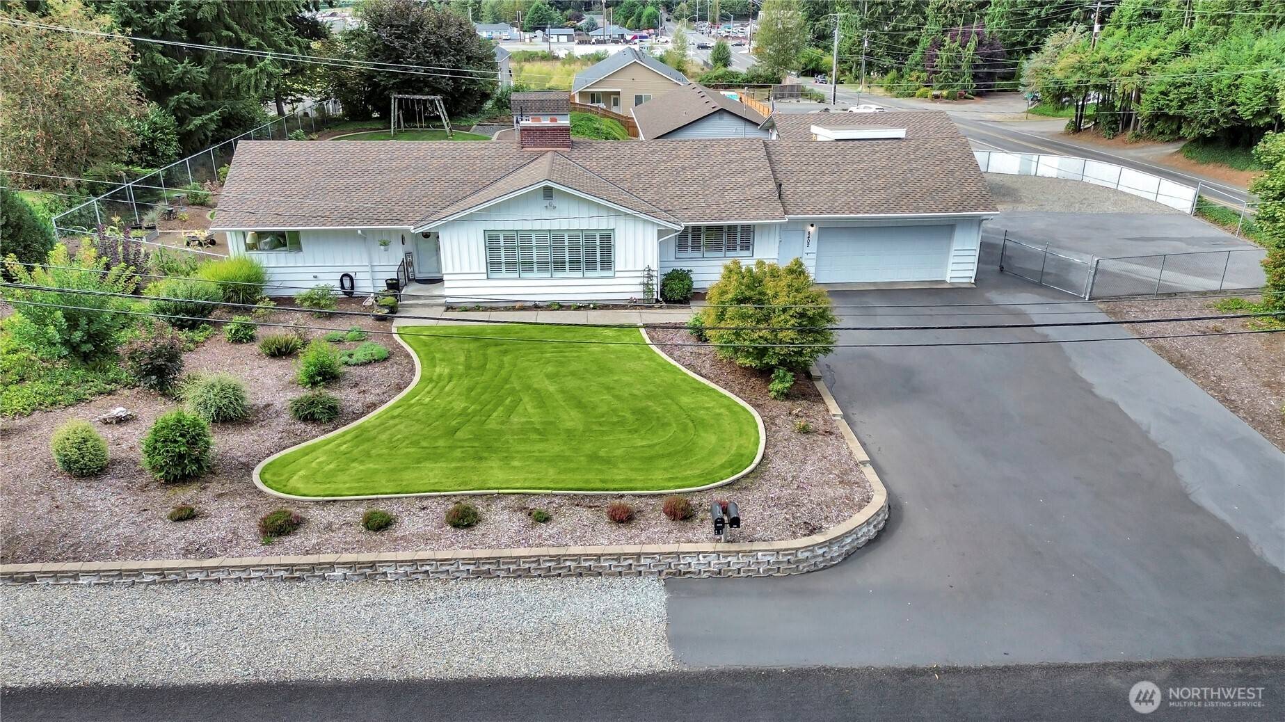 Puyallup, WA 98371,8402 57th AVE E