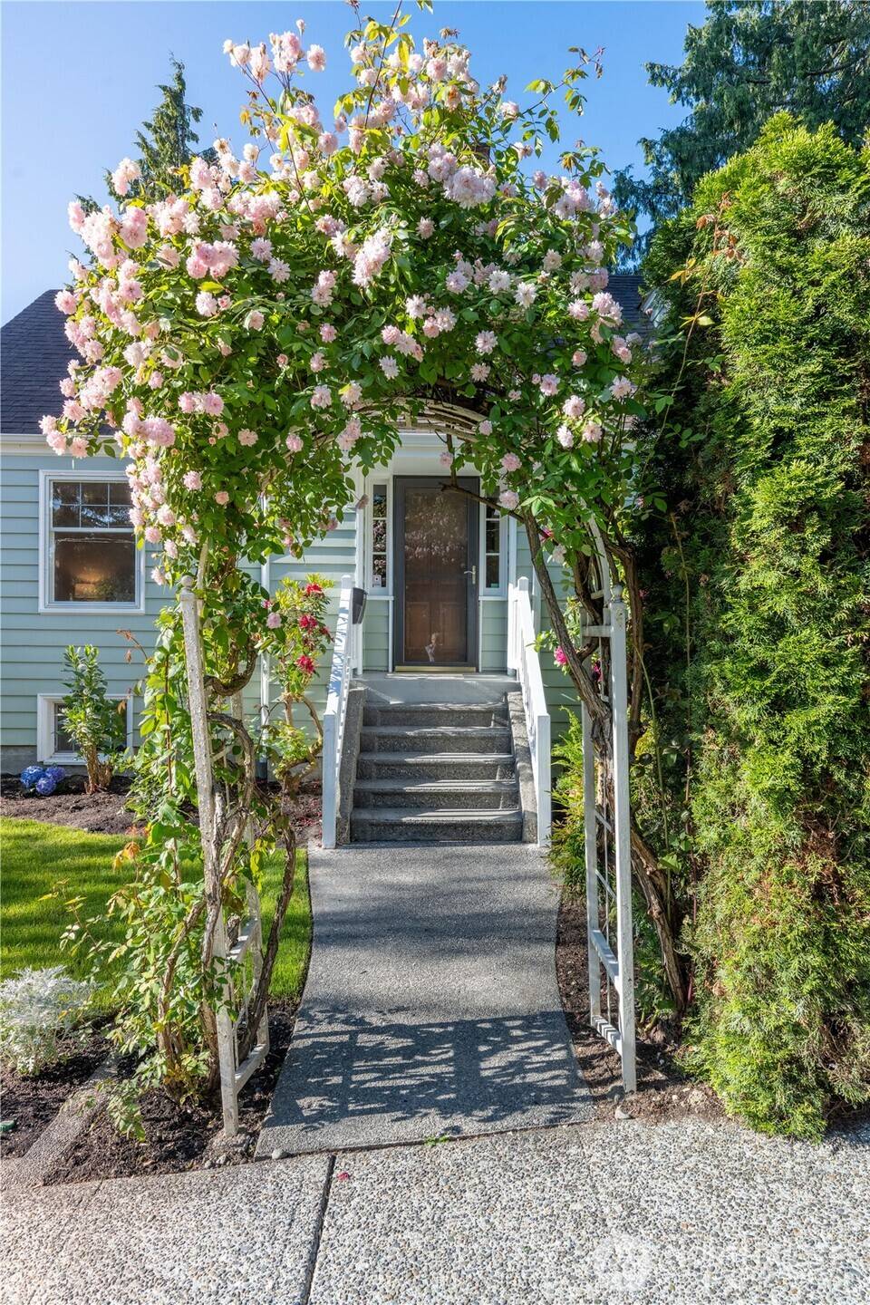 Seattle, WA 98106,1717 SW Austin ST