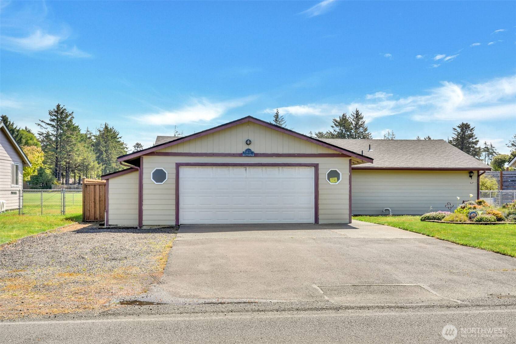 Ocean Shores, WA 98569,546 canal DR NE