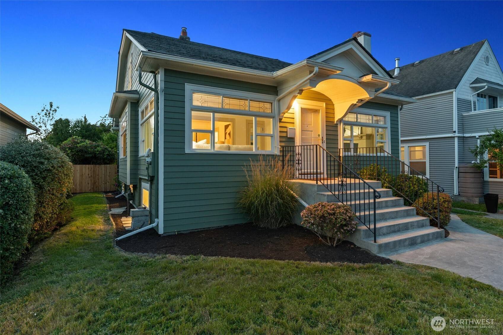 Seattle, WA 98103,122 N 76th Street