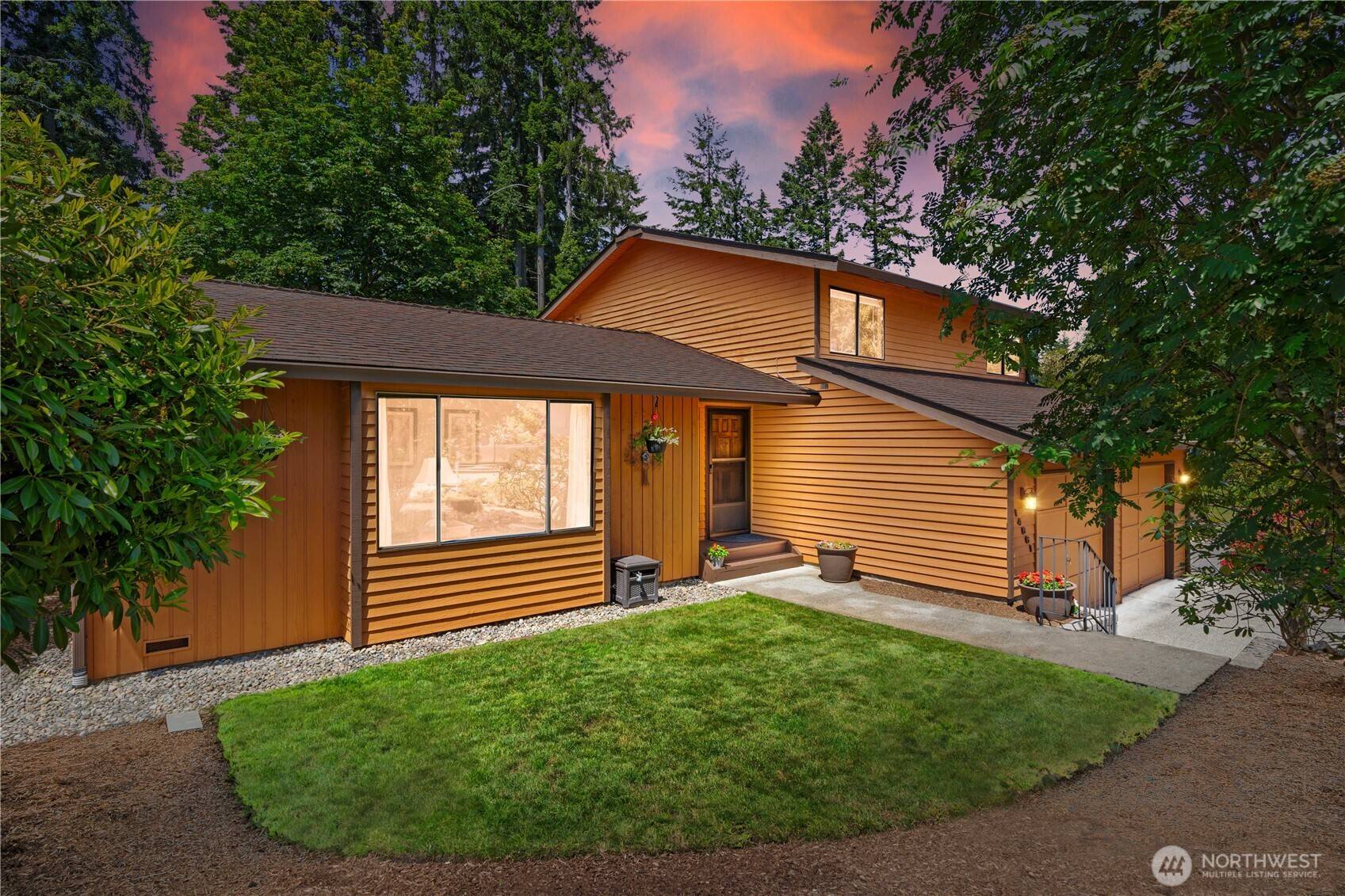 Renton, WA 98059,14561 166th PL SE