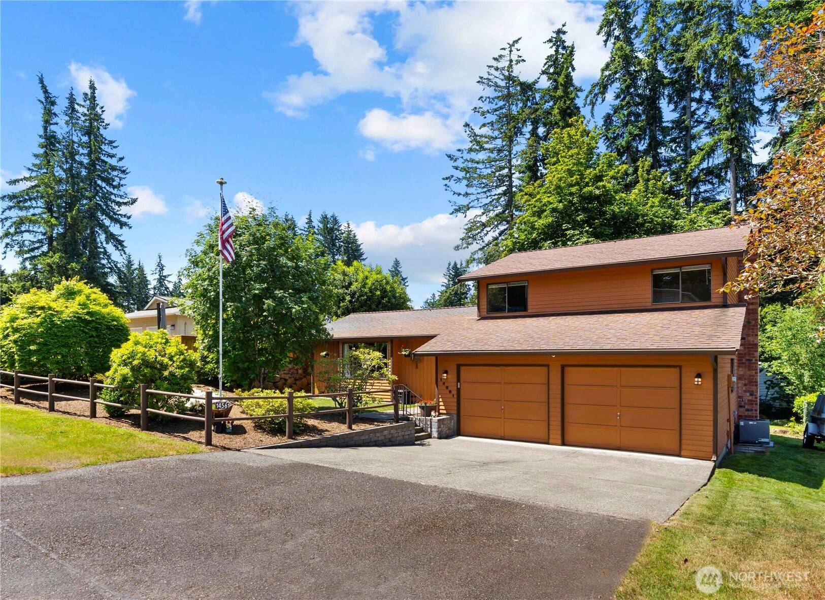 Renton, WA 98059,14561 166th PL SE