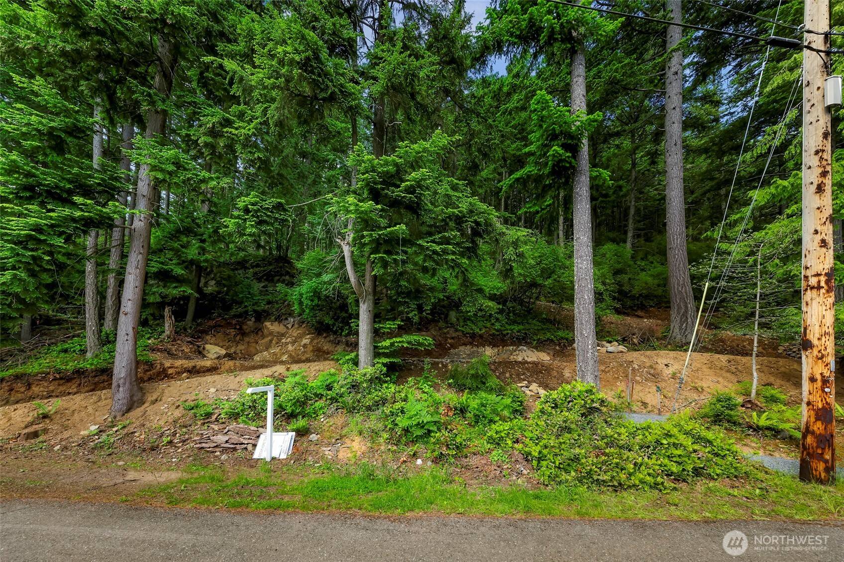 Lummi Island, WA 98262,3071 Hales Passage DR