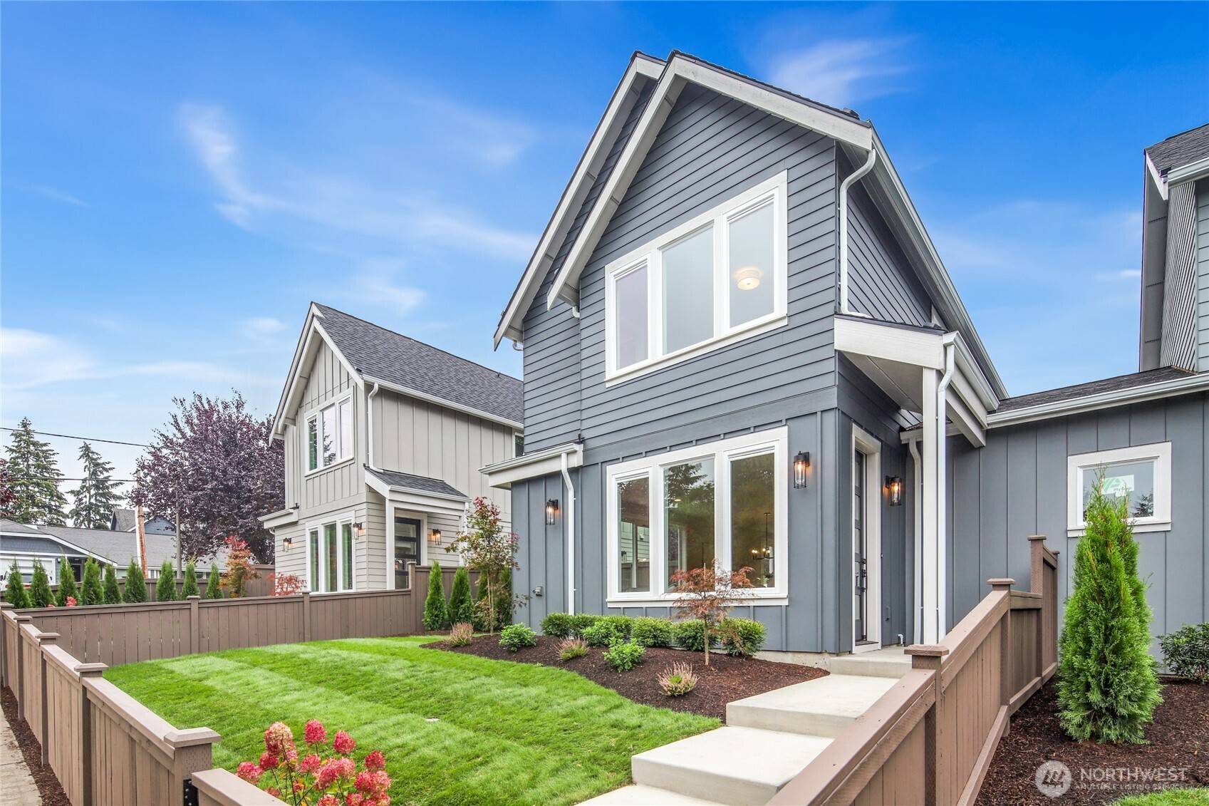 Kirkland, WA 98033,12527 NE 81st DR #B
