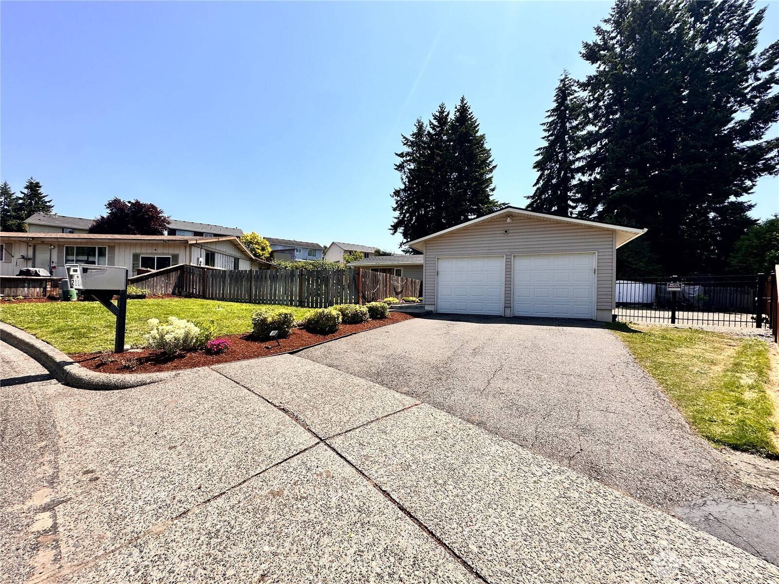 Tacoma, WA 98404,2116 E 65th ST