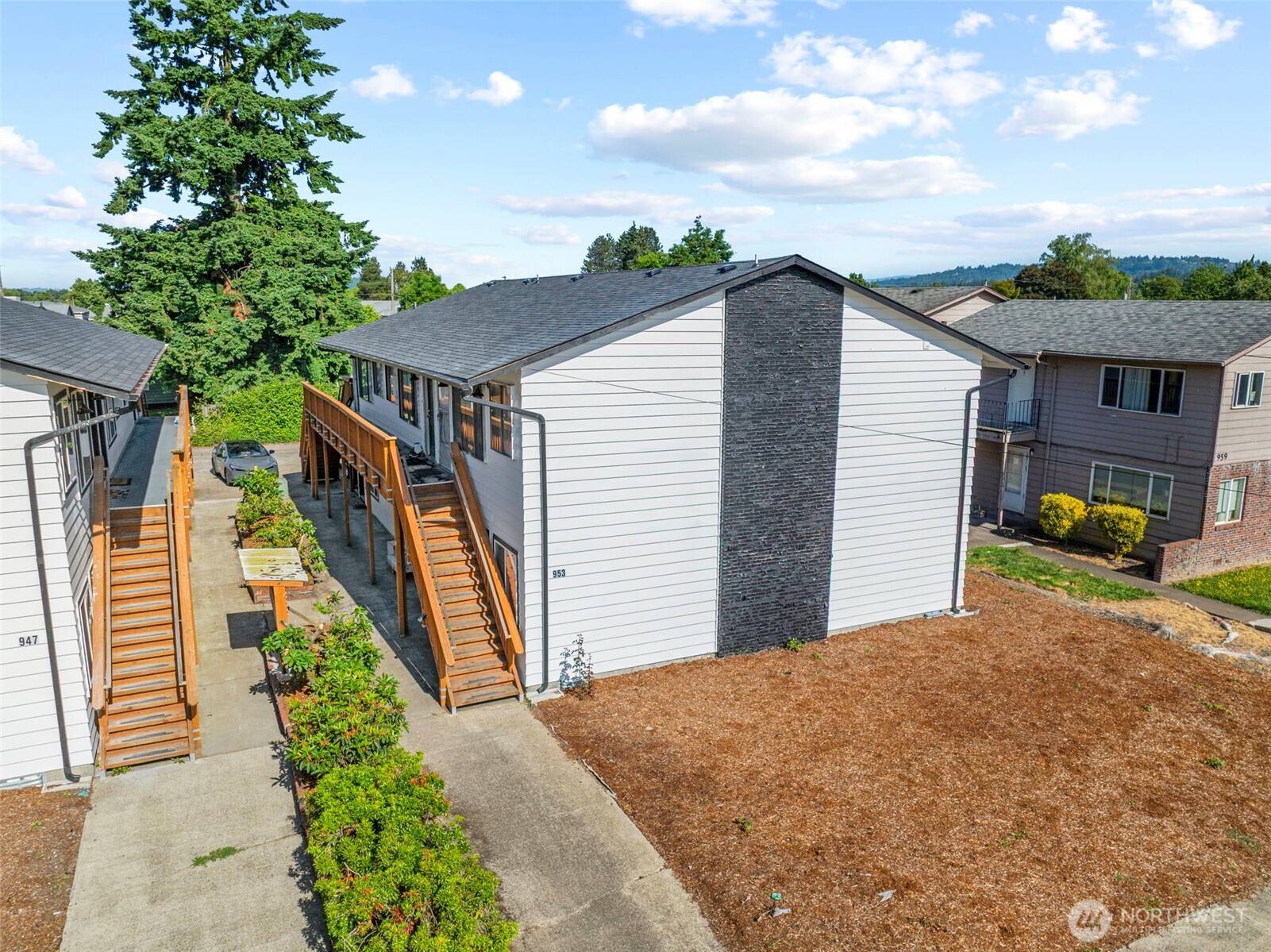 Longview, WA 98632,953 7th AVE