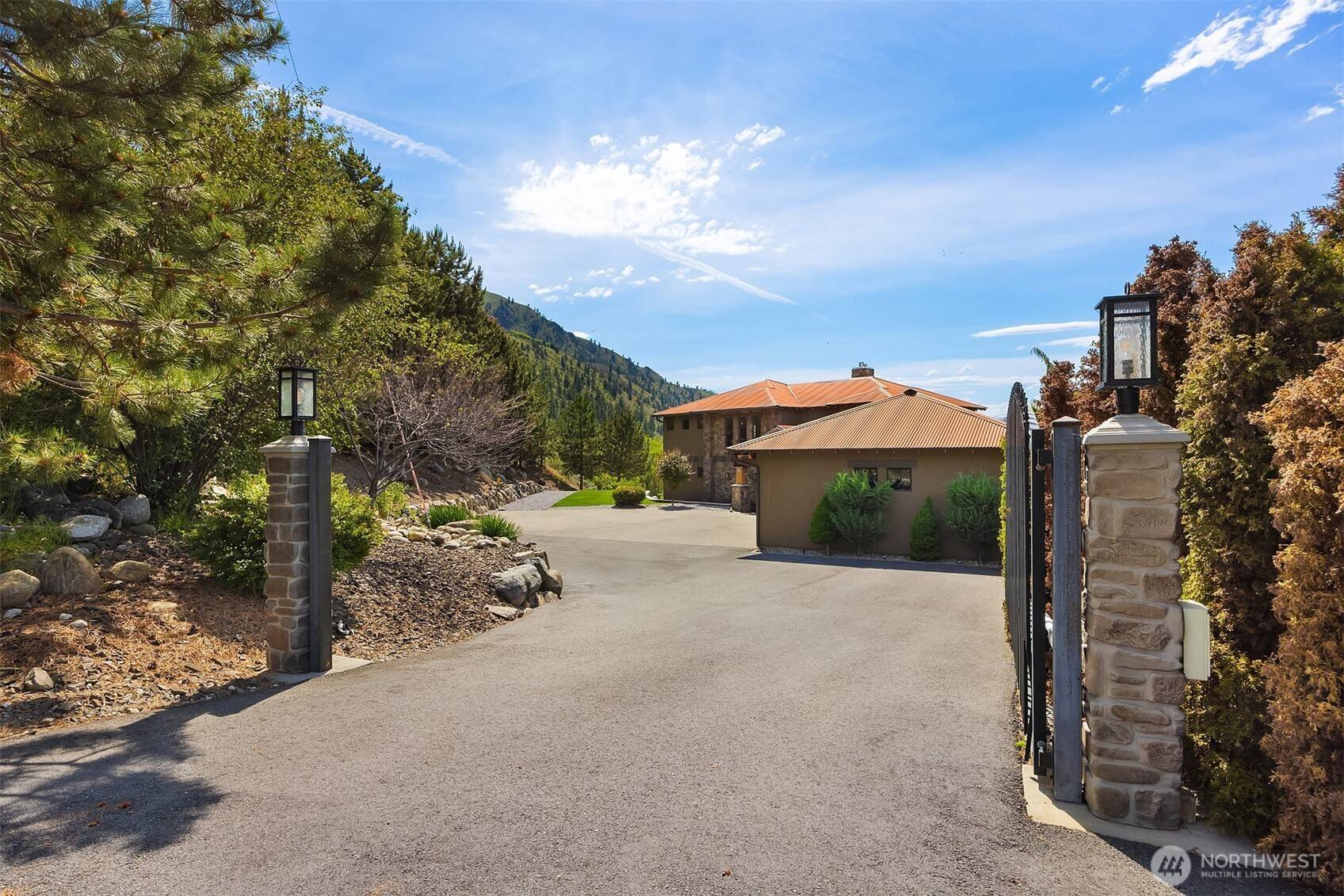 Orondo, WA 98843,23195 Columbia Pointe LN