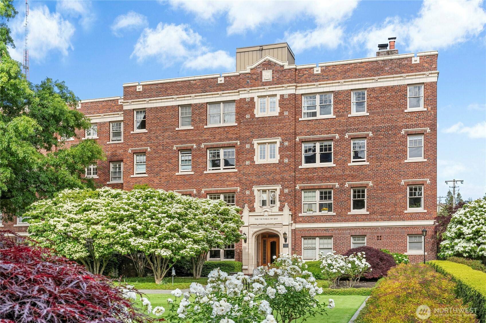 Seattle, WA 98119,100 W Highland DR #404