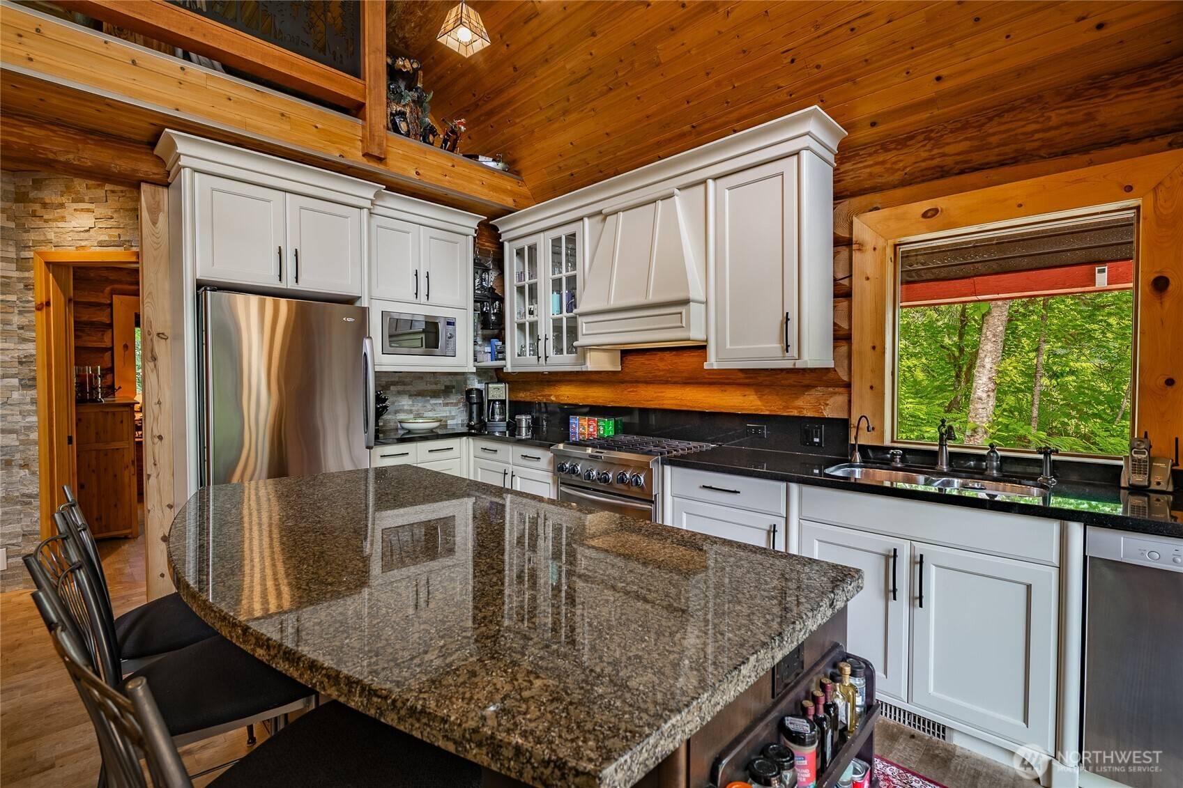 Deming, WA 98244,11060 Whistler LN