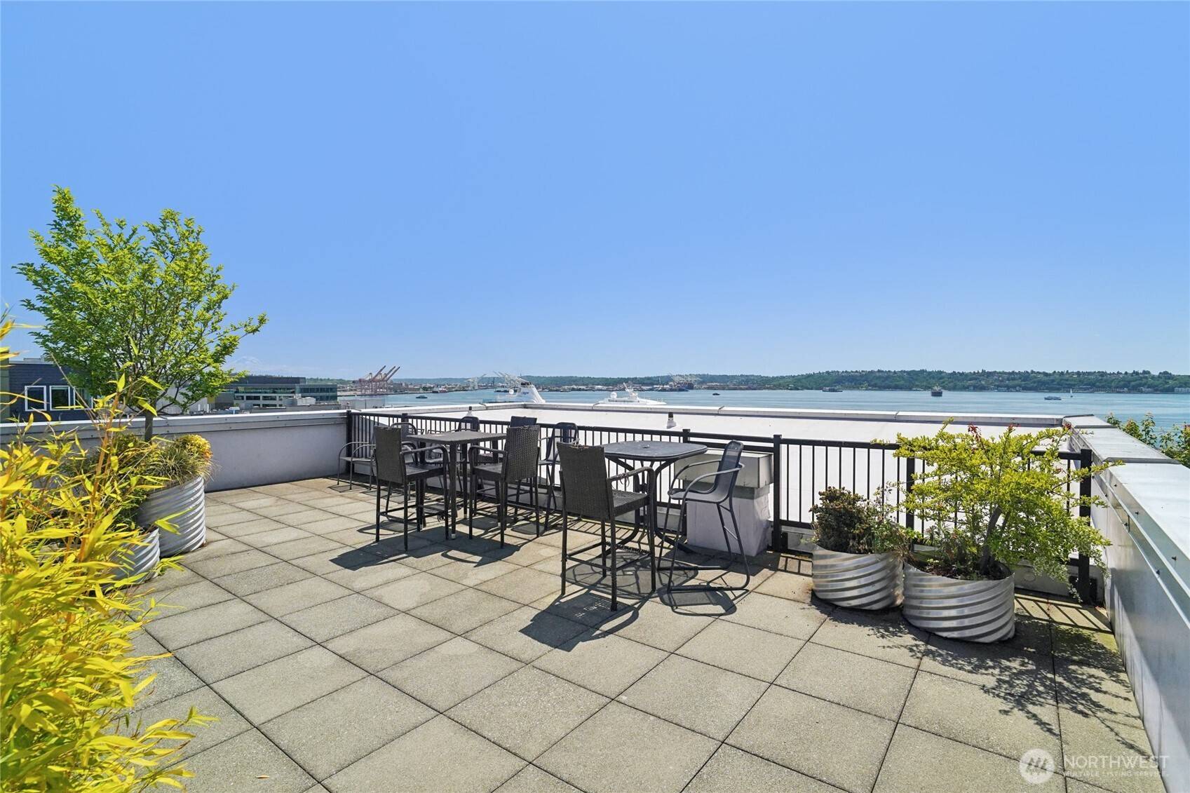 Seattle, WA 98121,2504 Western AVE #326