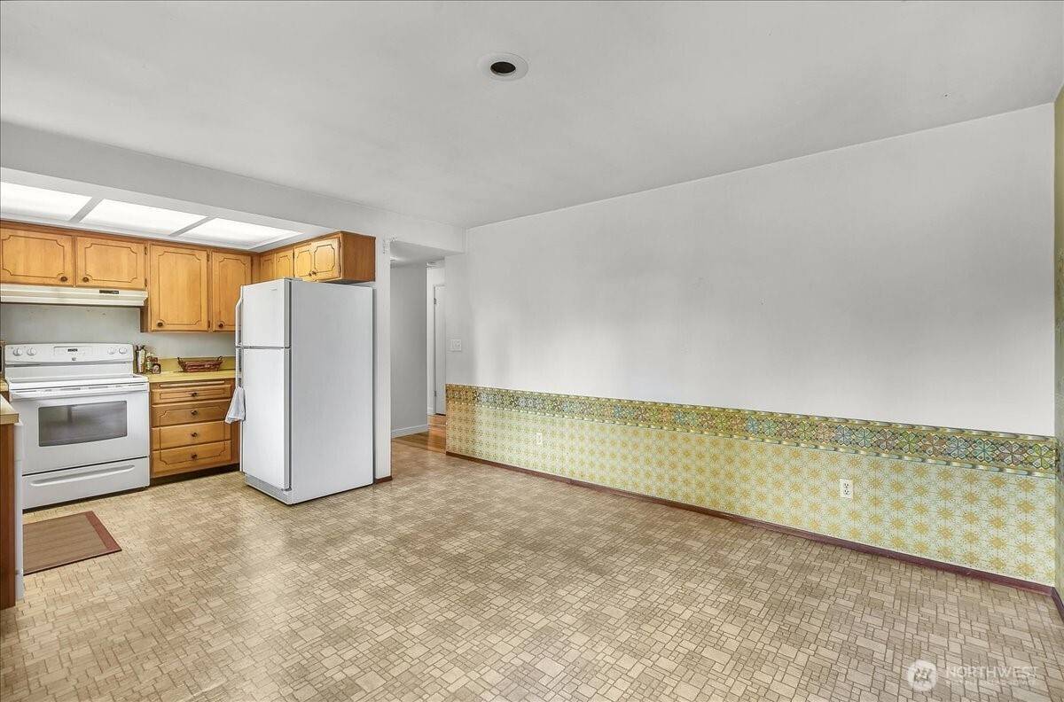 Kirkland, WA 98034,11611 NE 134th St
