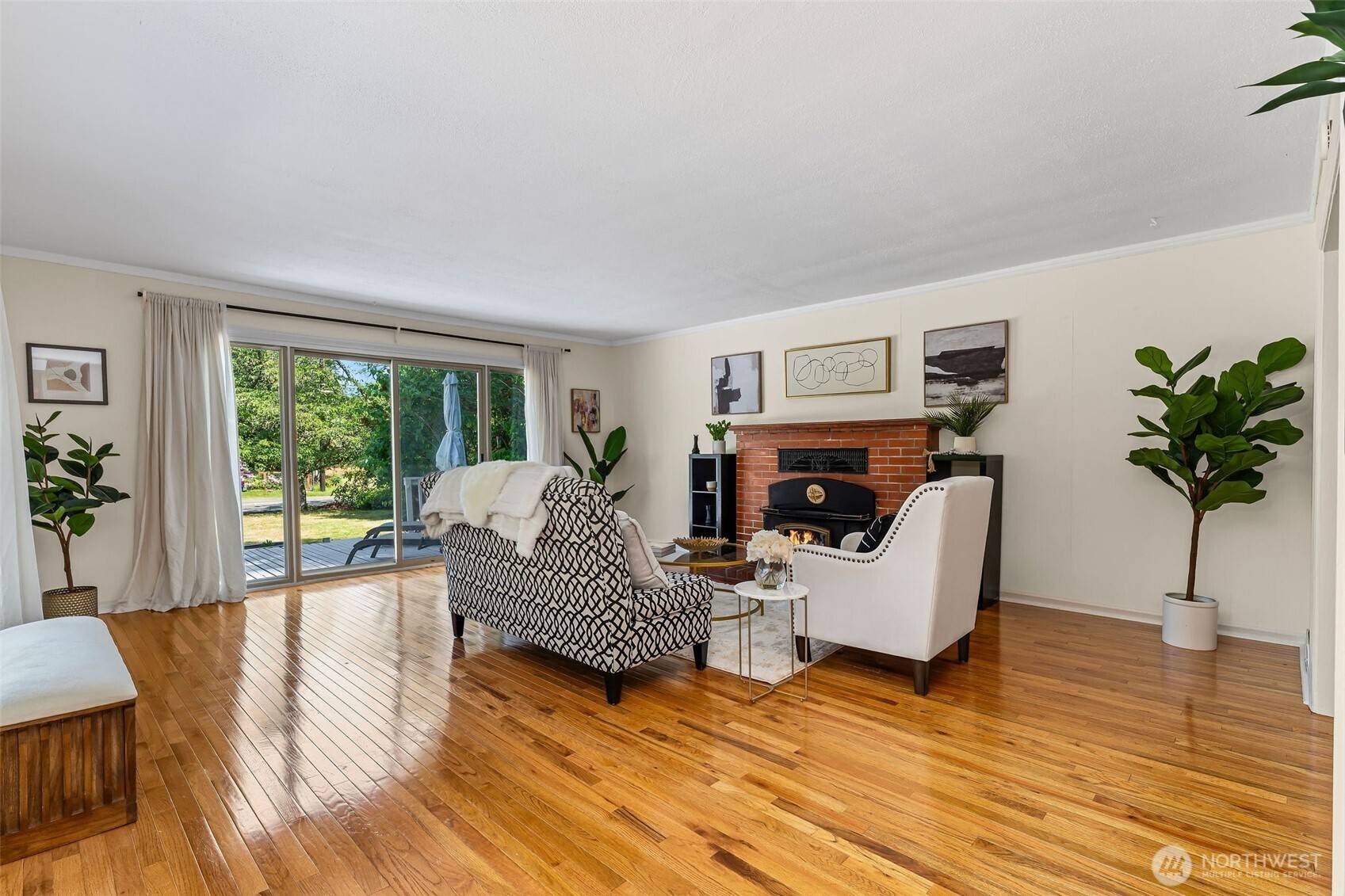 Shoreline, WA 98155,17633 10th AVE NE